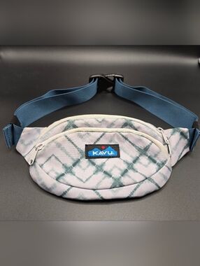 Kavu Spectator Belt Bag Waist Bag Fanny Pack Blue and White Tie Dye Pouch